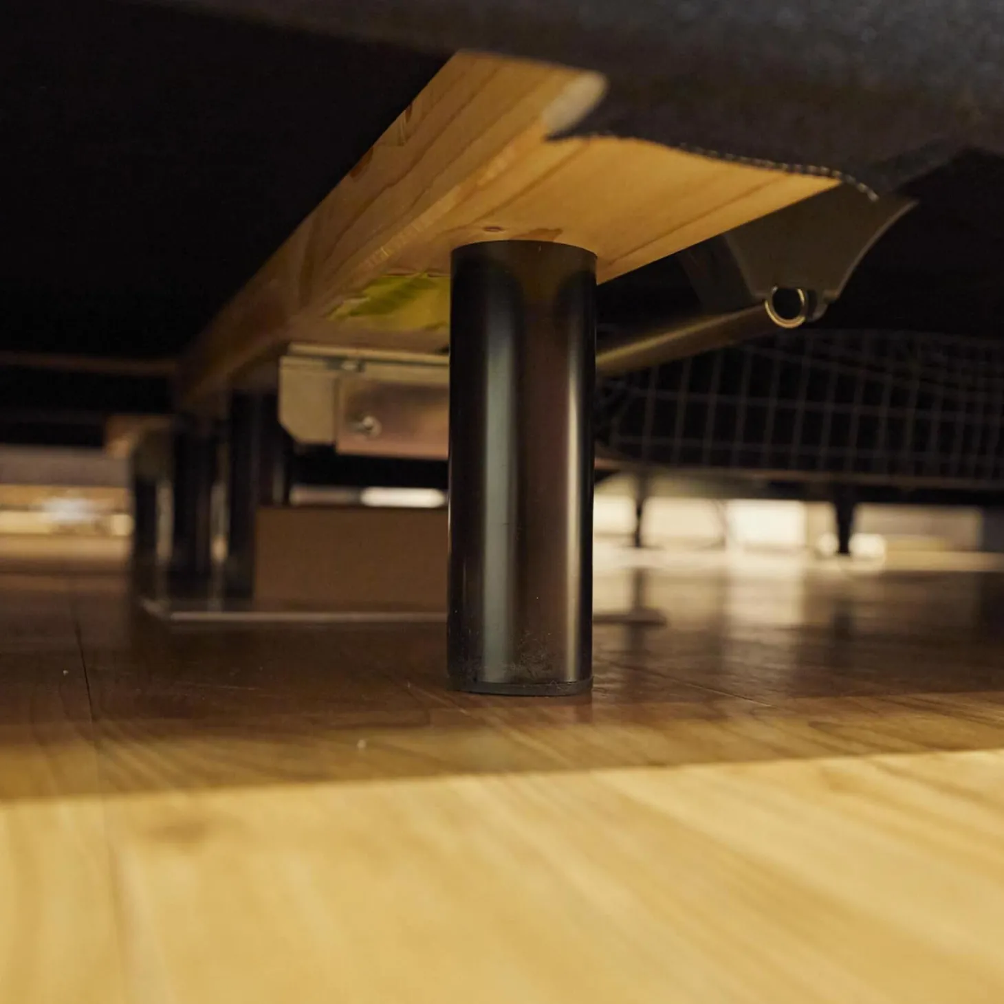 Motor-Boxspringbett Espo Stoff Blau Fuß Matt Schwarz Matratzen H3/H4, Tagesdecke, Zierkissen,