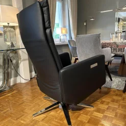 Motorsessel Charly Bezug Leder Normandie Schwarz Sternfuß Chrom Glänzend Mit Aufsthehhilfe Und Motorischer Verstellung