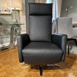 Motorsessel Charly Bezug Leder Normandie Schwarz Sternfuß Chrom Glänzend Mit Aufsthehhilfe Und Motorischer Verstellung