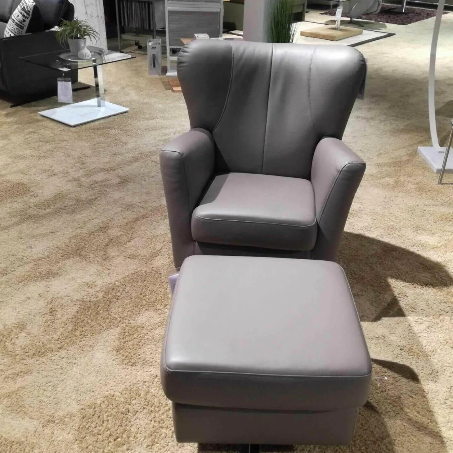 Ohrenbackensessel Florencia Leder Lava Kaltschaum mit Hocker