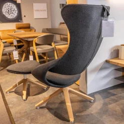 Ohrensessel V-Rock Living Bezug Stoff Curl Black CB Anthrazit Gestell Alteiche Rustiko Gebürstet Inklusive Hocker