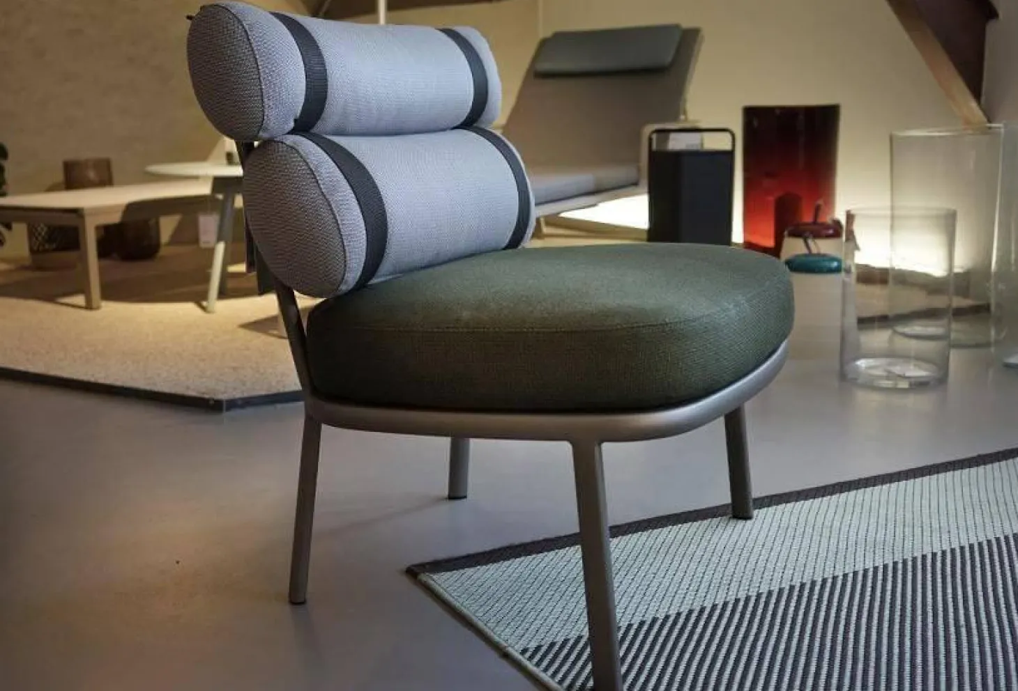 Outdoor Clubsessel Roll Bezug Sitzkissen Stoff Dedar Lam 288 Grün Gestell Aluminium Galena 105