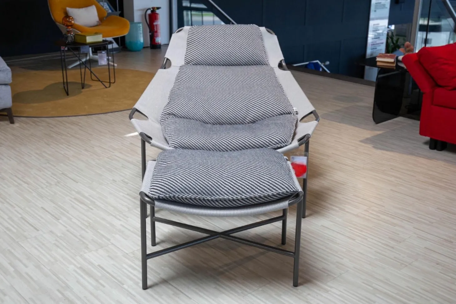 Outdoor-Sessel Jackout Stoff 20 462 Graublau Gestell Metall Anthrazit Pulverbeschichtet Inklusive Hocker