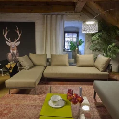 Outdoorsofa Aikana Bezug Iron Grey Gestell Haselnuss mit 2 Kissen