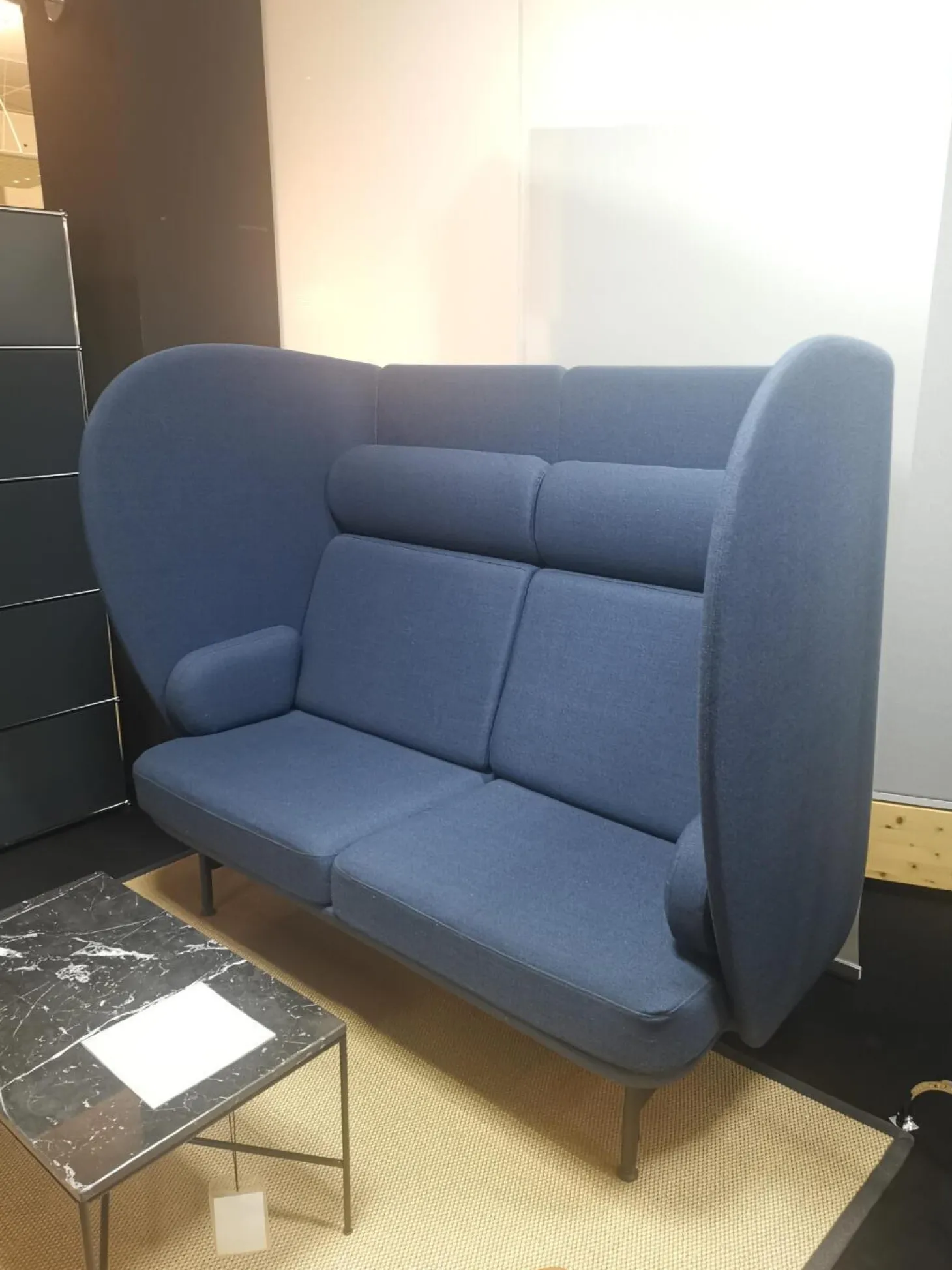 Plenum Zweisitzer Sofa Stoff Capture 6001 Blau Gestell Anthrazit