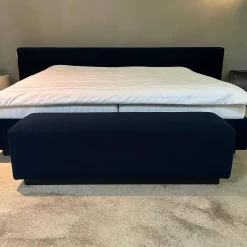 Polsterbank Yuuto 810 H4 Stoff Hearth Undersea Schwarz Gestell Sockel Schwarz Lackiert Mit Teflongleiter