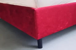 Polsterbett Camera WK113 Stoff WK24011 Rot Kopfteil K17 Rautensteppung Rot Gestell Metallfüße Schwarz Lackiert Mit Matratze Und Lattenrahmen Ohne Bettkasten Decke Sowie Kissen