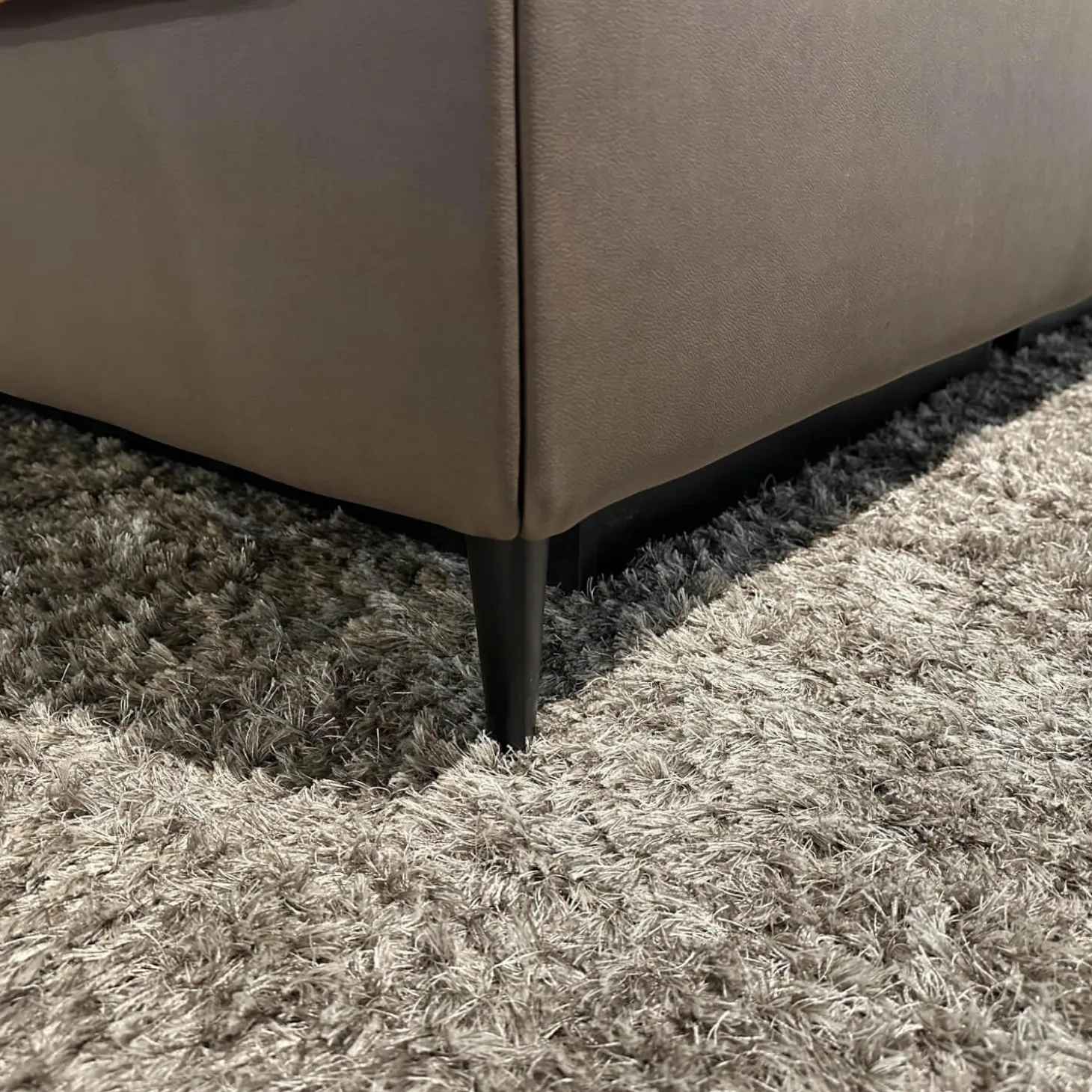 Polsterbett Heaven Leder Galero Nougat Braun Metallfuß Schwarz Inklusive Matratzen