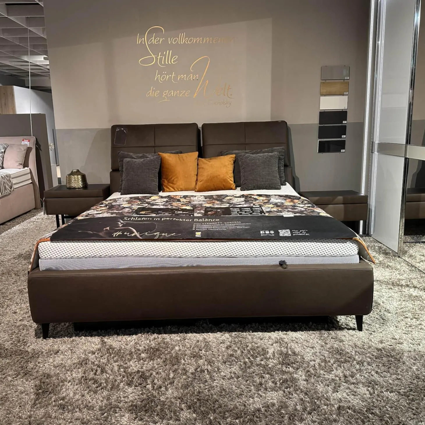 Polsterbett Heaven Leder Galero Nougat Braun Metallfuß Schwarz Inklusive Matratzen