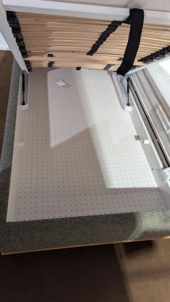 Polsterbett Merida Stoff Trust Lind 740003 Gruün Kopfteil 1857 Metallfuß W010 Schwarz Mit Matratzen