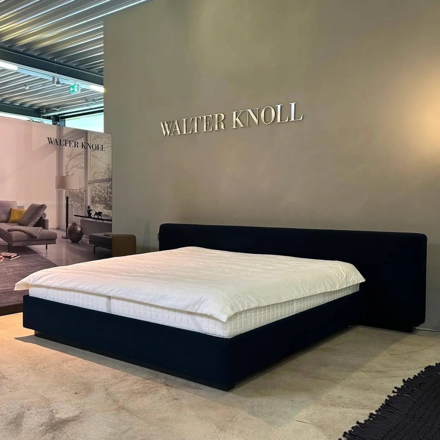 Polsterbett Yuuto 810 200 Stoff Hearth Undersea Schwarz Sockel Schwarz Mit Überstand ohne Matratze ohne Lattenrost