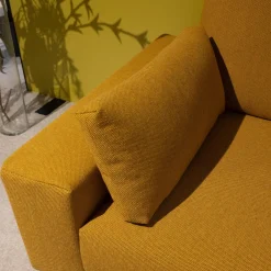 Polstereckgarnitur Und Sessel 170 Stoff 6545 Honiggelb Gelb Fuß Stahl Rundrohr Tiefschwarz RAL9005 Schwarz