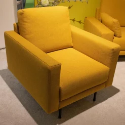 Polstereckgarnitur Und Sessel 170 Stoff 6545 Honiggelb Gelb Fuß Stahl Rundrohr Tiefschwarz RAL9005 Schwarz