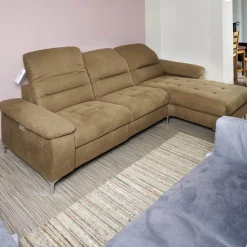 Polstergarnitur 2600 Motorisch Bezug Clash Oliv Metallfüße Chrom Glänzend