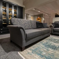 Polstergruppe Lux Medico 840 Bezug Korpus Stoff 165 30 Grau Rückenkissen 164 30 Grau Holzfuß Buche Wengefarbig Inklusive Sofakissen