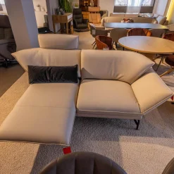 Polstergruppe Nova 1378 Bezug Leder 24 Longru Nebel Beige Grau Füße Anthrazit Pulverbeschichtet