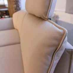 Polstergruppe Nova 1378 Bezug Leder 24 Longru Nebel Beige Grau Füße Anthrazit Pulverbeschichtet