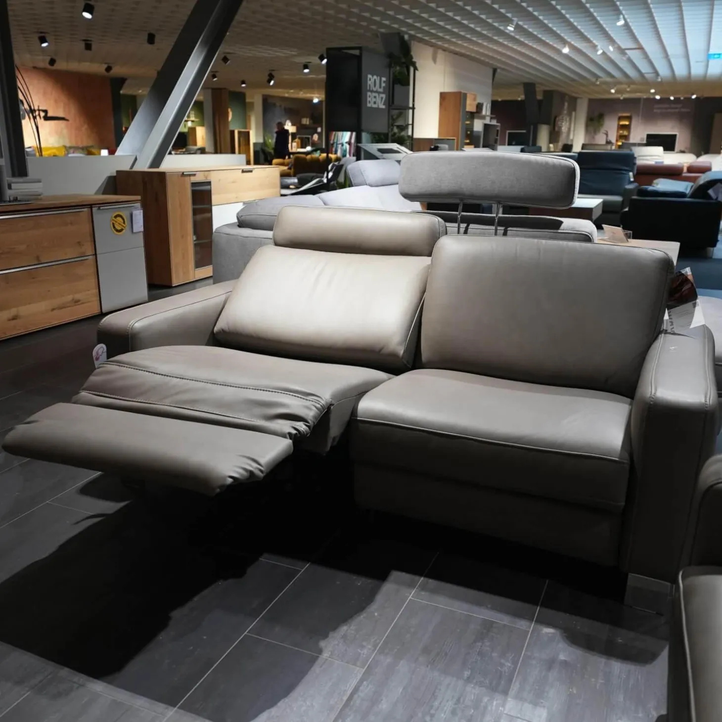 Polstergruppe VS HU1064 Leder F2 Bezug 58 Vivre Greystone Grau Füße Metall ChromInklusive Kissen