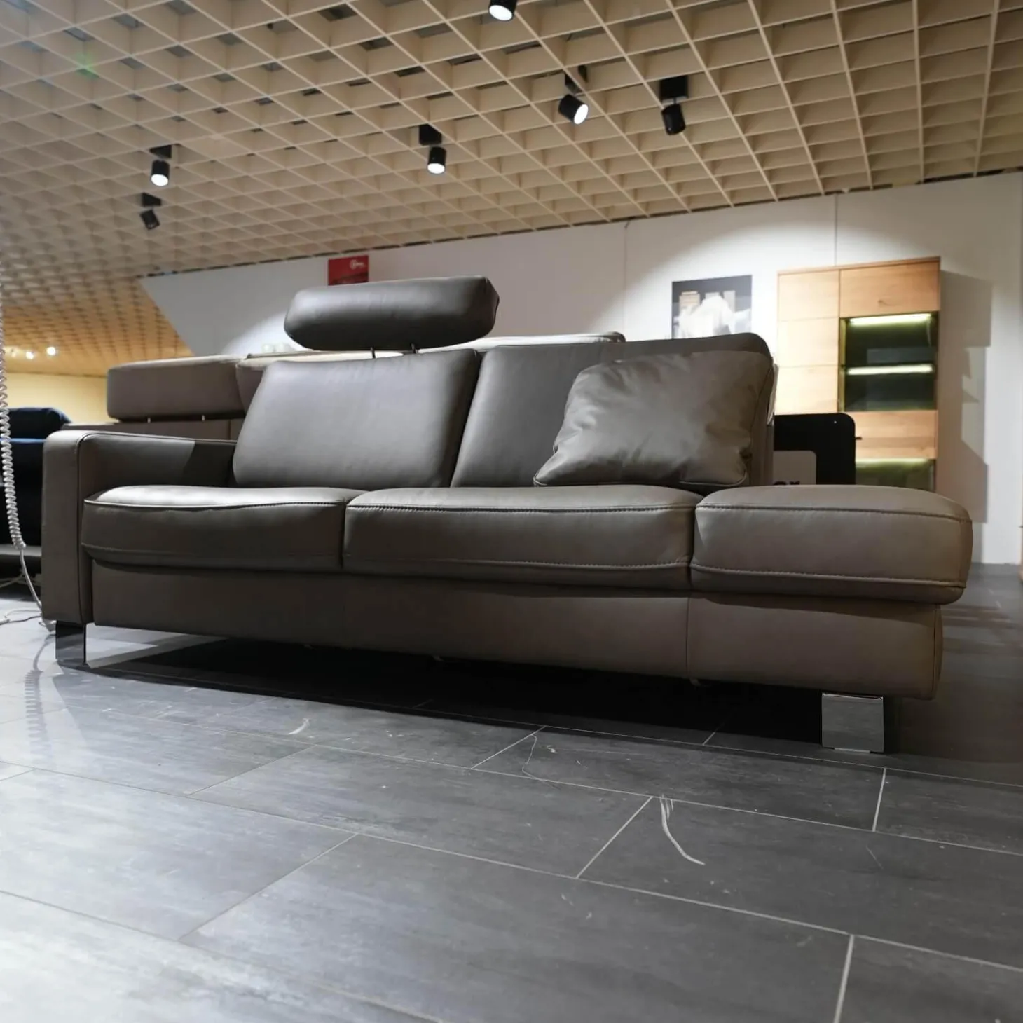 Polstergruppe VS HU1064 Leder F2 Bezug 58 Vivre Greystone Grau Füße Metall ChromInklusive Kissen