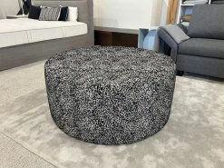 Pouf Hocker Stoff Leo Grau Schwarz