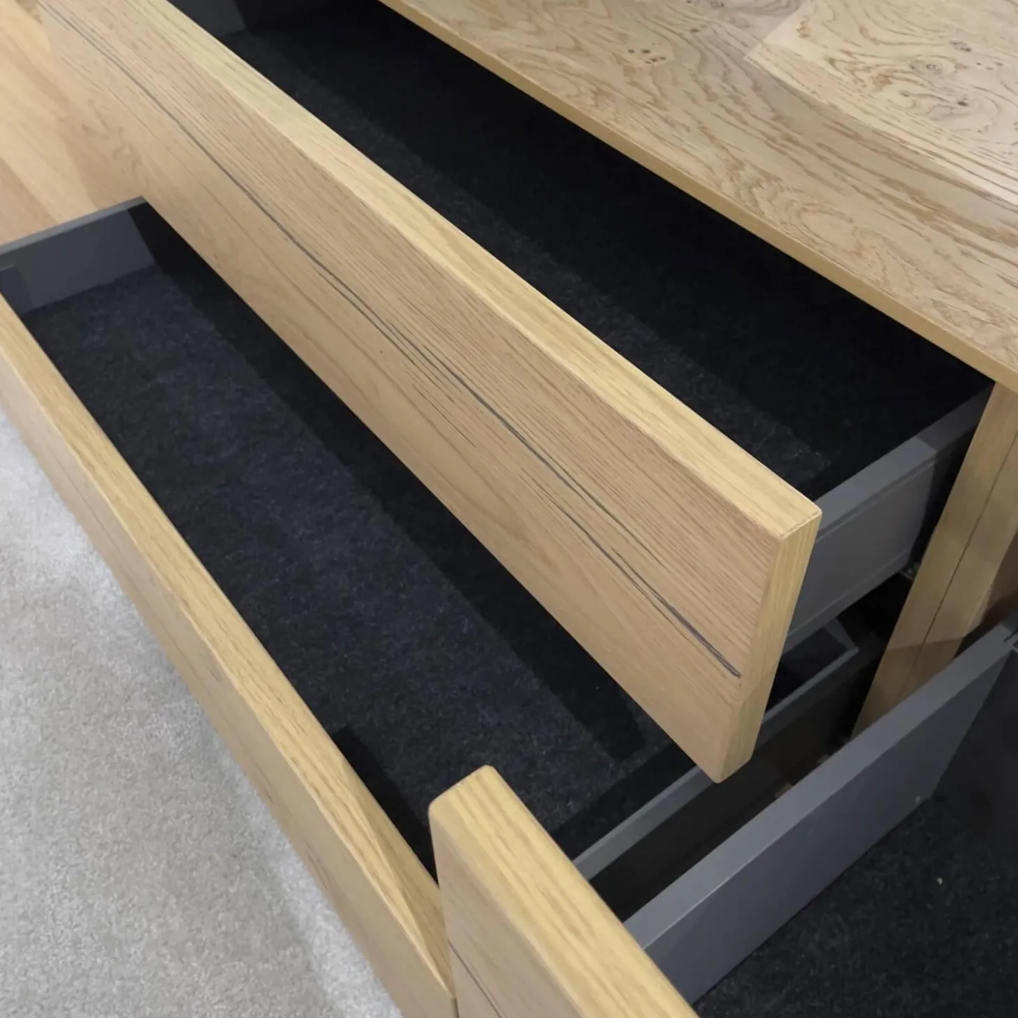 Raumteiler SE7000 Lack Weiß Front Balkeneiche Natur Korpus Wildeiche