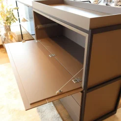 Raumteiler Tado Lack M10 Schwarz Eloxiert O20 Mit Klappe Und Schubkasten Und Fachböden