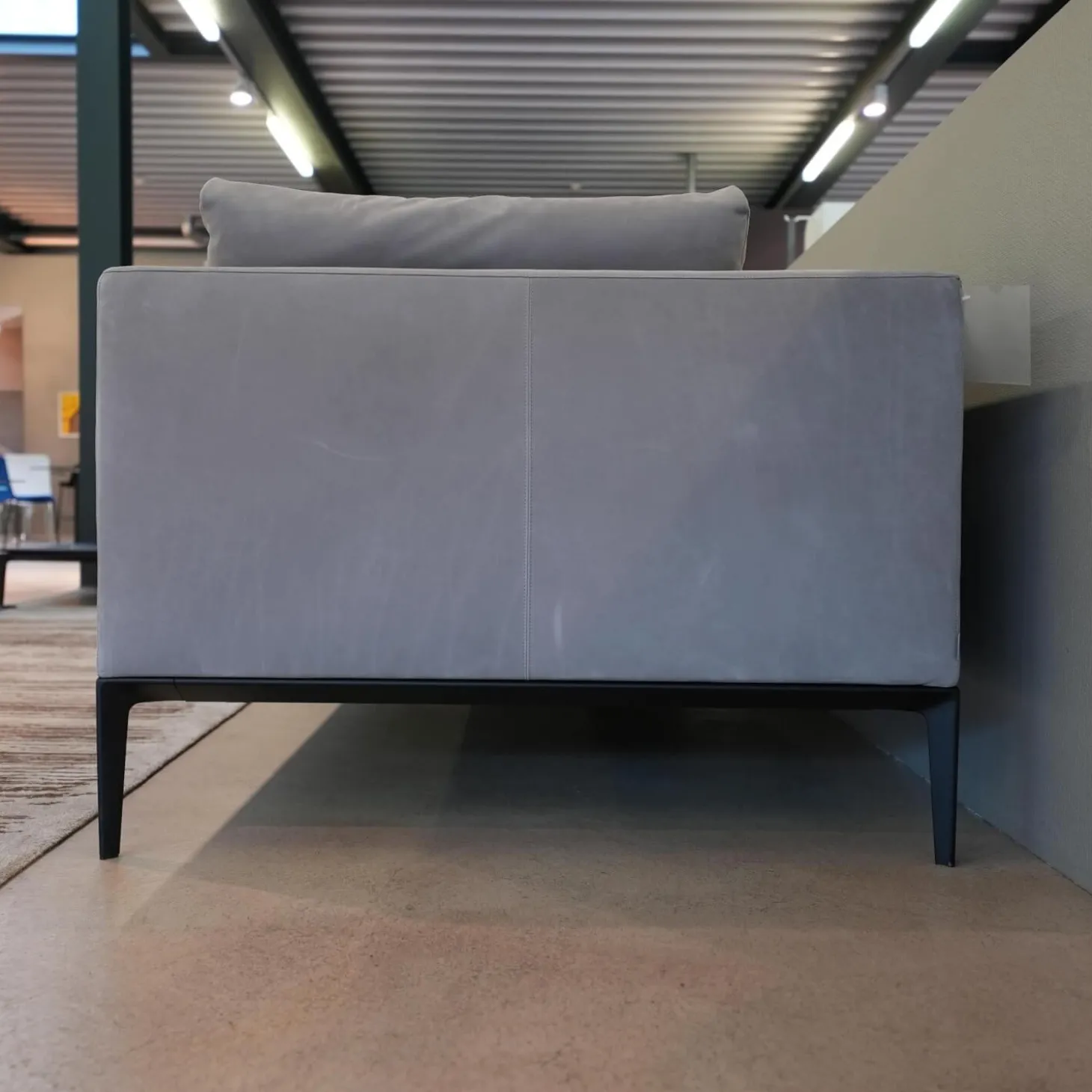 Recamiere Jaan Living 783 25 Bezug Leder Velvet Chia Grau Mit Ablageboard Saddle Black Schwarz Und Kisssen