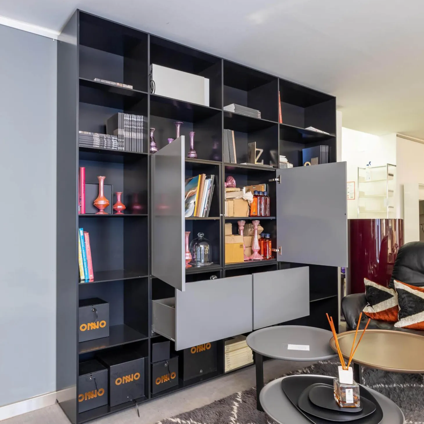 Regal Nex Pur Box Stehend Lack Matt Schwarz Und Lack Matt Grau