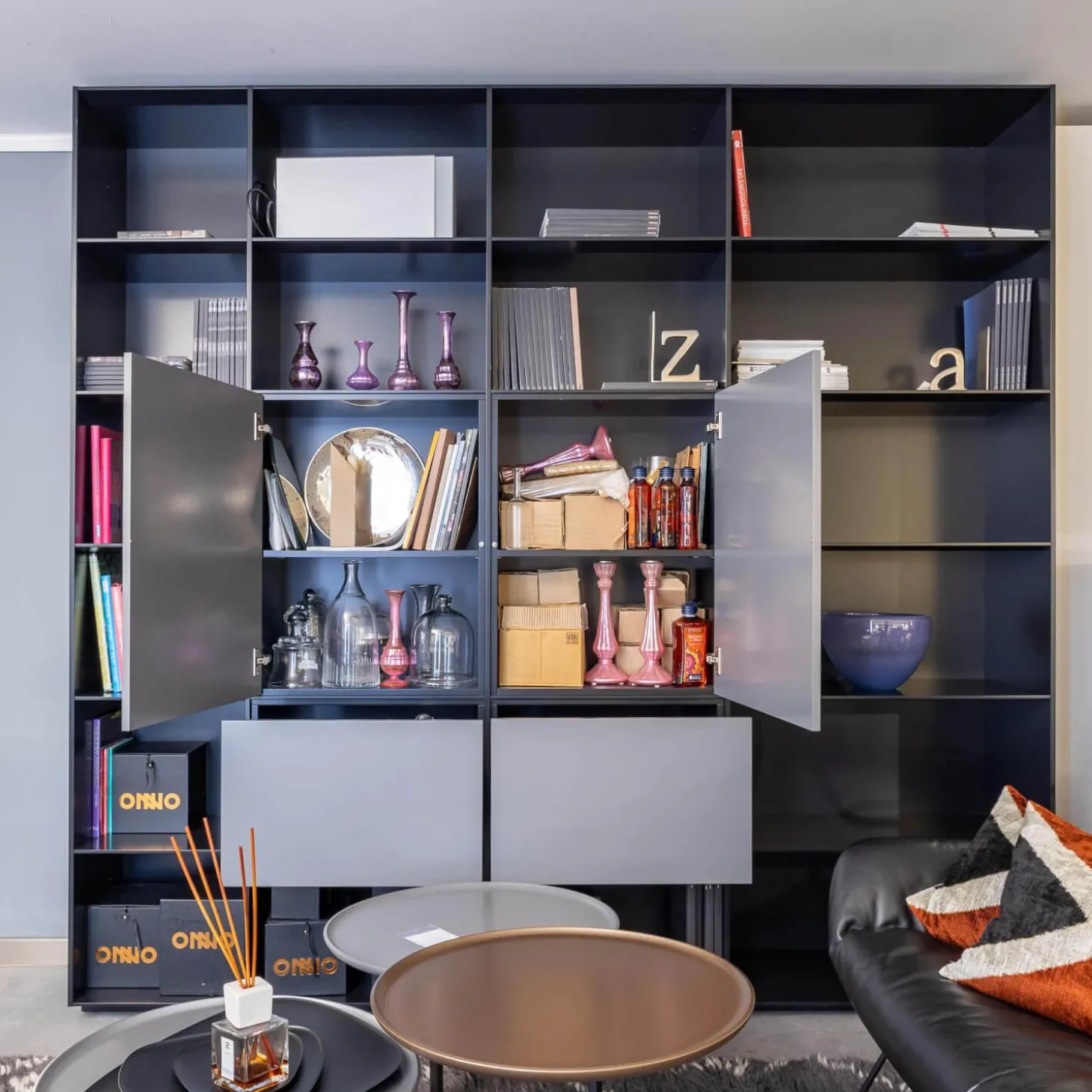 Regal Nex Pur Box Stehend Lack Matt Schwarz Und Lack Matt Grau