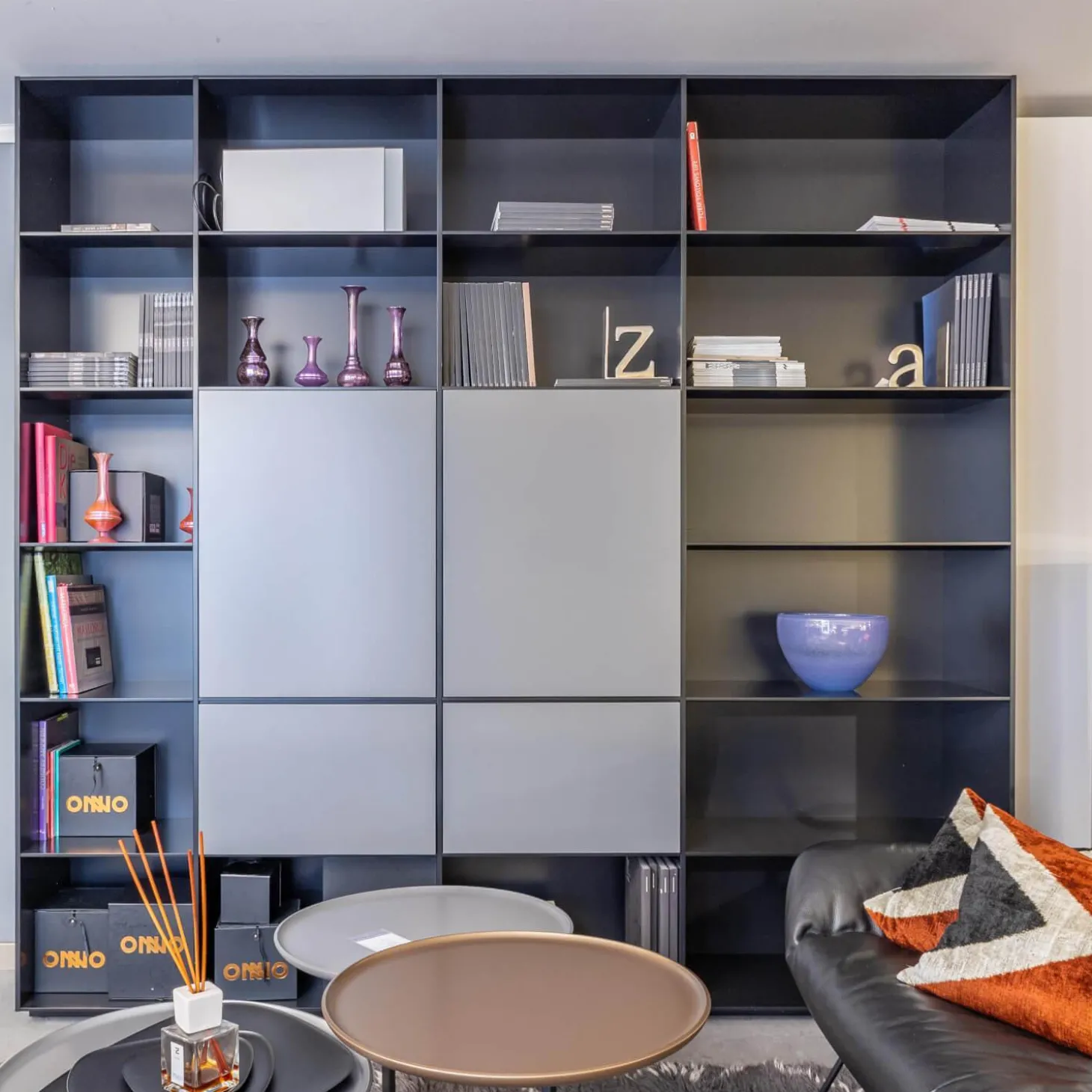 Regal Nex Pur Box Stehend Lack Matt Schwarz Und Lack Matt Grau