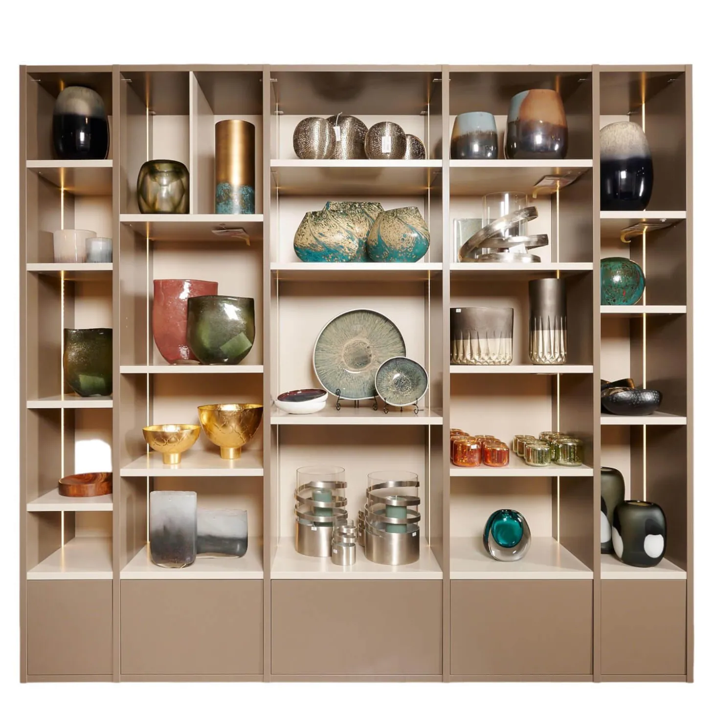 Regal Sinus Korpus Glattlack Sienna Böden Und Rückwand Glattlack Kaschmir Mit Beleuchtung