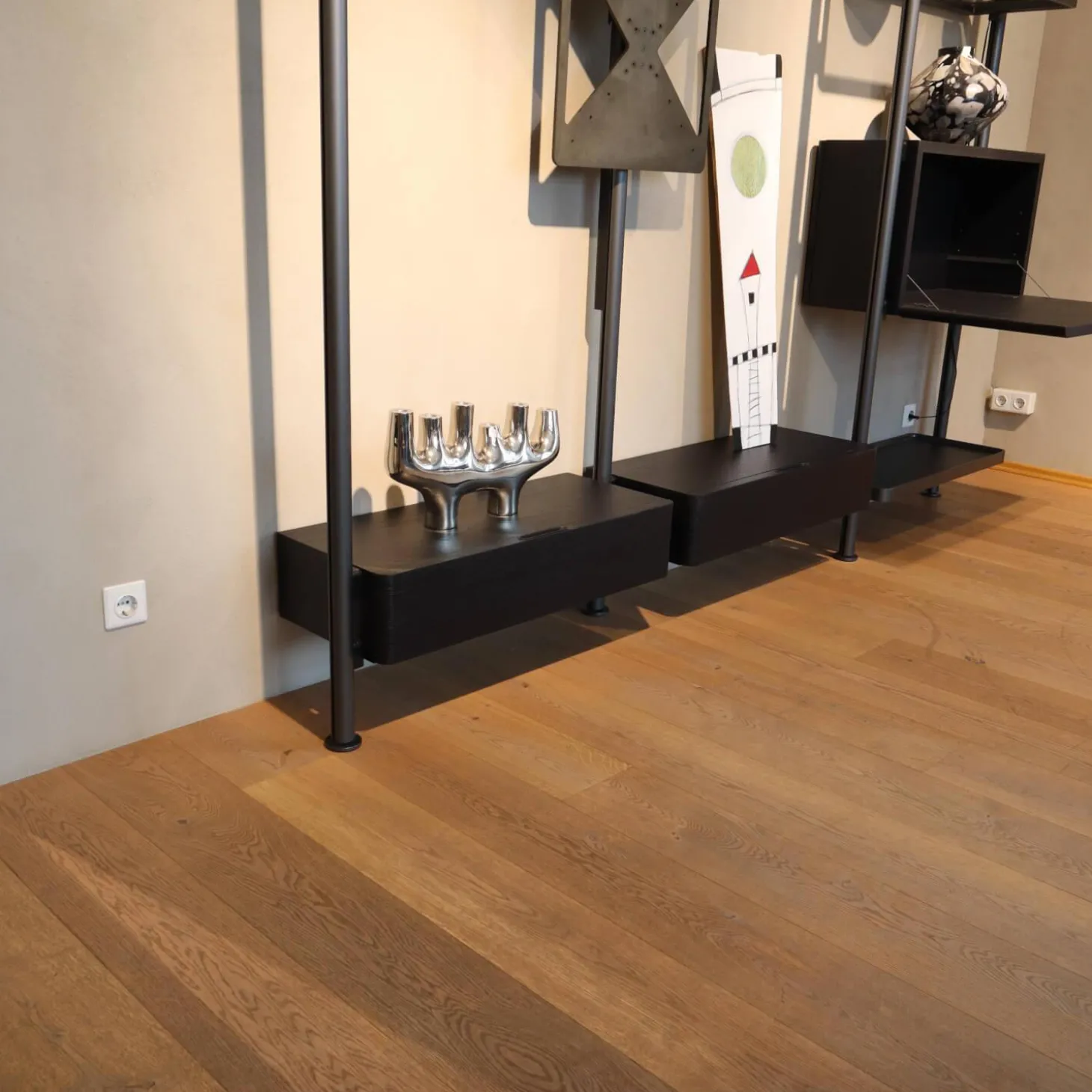 Regalsystem Hector Fachböden Eiche Schwarz Ständer Zinnfarbig Mit Schreibtischklappe Und Schüben Schwarz