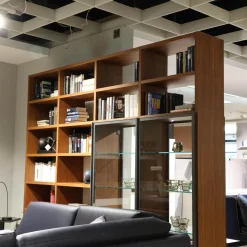 Regalwand Pari Und Dispari Korpus Nussbaum Canaletto Beidseitig Mit Glastüren Ohne Sofa