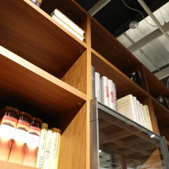 Regalwand Pari Und Dispari Korpus Nussbaum Canaletto Beidseitig Mit Glastüren Ohne Sofa