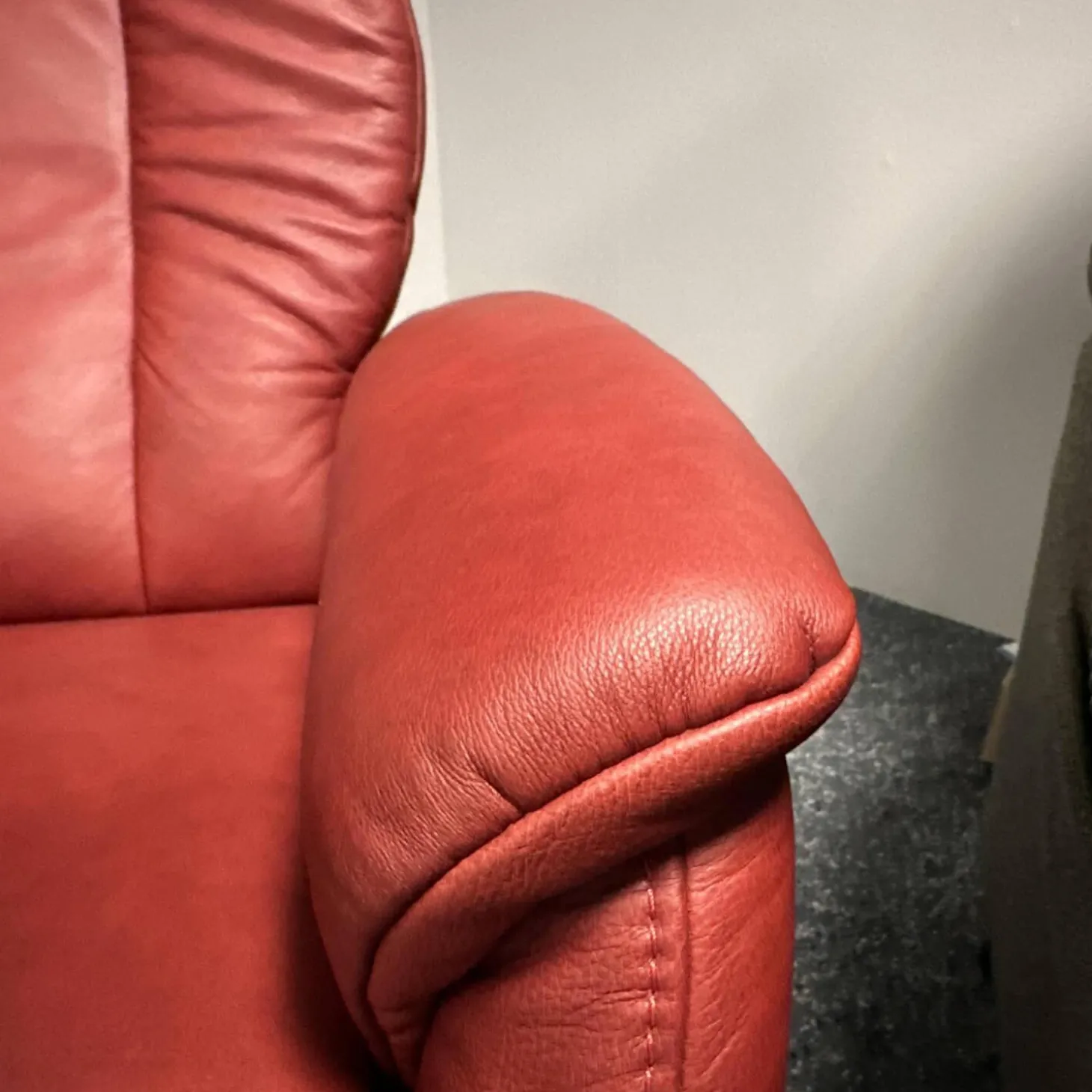 Relaxsessel 7068 Cumulus Mini Leder 27 Eleganza Campari Rot Mit Elektrischer Verstellung Inklusive Akku