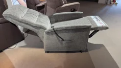 Relaxsessel 9051 Stoff Aquaclean 03 Sudan Grau 2-Motorisch mit Aufstehhilfe