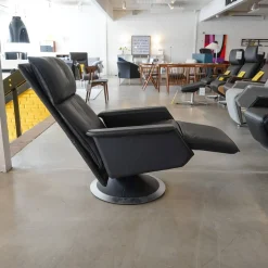 Relaxsessel Ceto Leder Schwarz Gestell Edelstahlring Und Schwarzes Leder Manuell Verstellbar