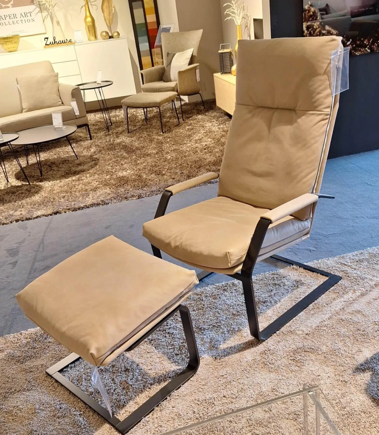 Relaxsessel Classics 263 Leder M Lavagrau Gestell Schwarz mit Hocker