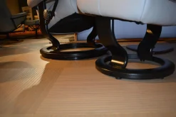 Relaxsessel David M Leder Batick Platinum Grey mit Hocker