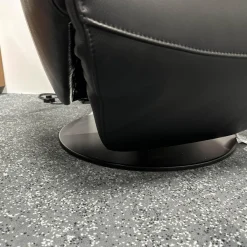 Relaxsessel FM 139 Mate Leder Living 2811 Schwarz Tellerfuß Metall Tiefschwarz Beschichtet Mit Elektrischer Verstellung