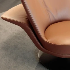 Relaxsessel FM-180 Pli Bezug Leder Living Whisky Braun Tellerfuß Metall Schwarzmatt Beschichtet