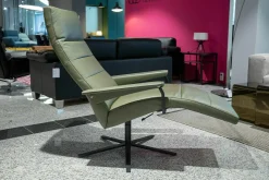 Relaxsessel Hardy Leder 24 Select 156 Olivgrün Gestell Schwarz Seidenmatt Beschichtet