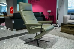 Relaxsessel Hardy Leder 24 Select 156 Olivgrün Gestell Schwarz Seidenmatt Beschichtet