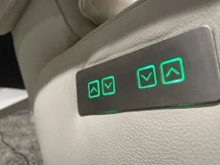 Relaxsessel Husum Nr 1 Medium Leder Credo Weiß Sternfuß Schwarz Motorisch Verstellbar