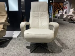 Relaxsessel Husum Nr 1 Medium Leder Credo Weiß Sternfuß Schwarz Motorisch Verstellbar