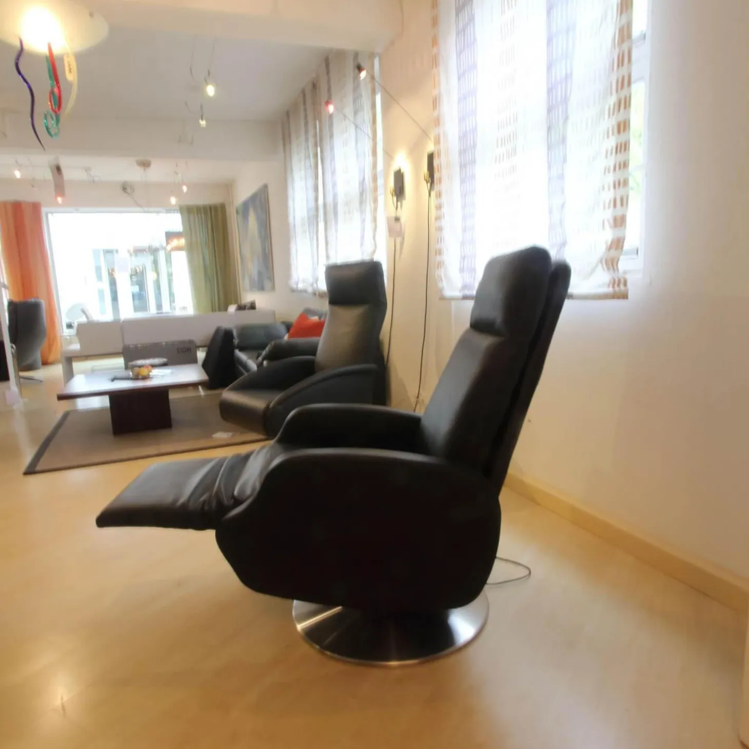 Relaxsessel Nido Situp Bezug Leder Atlas 150 Schwarz Drehteller Edelstahl Mit Aufstehhilfe