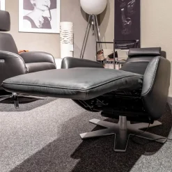 Relaxsessel Skye Leder K99 Black 6-Stern Elektro Drehgestell Perlglanz Verchromt