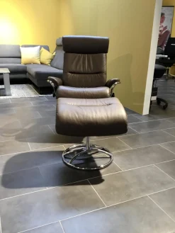 Relaxsessel Tokyo High Base Leder Paloma 88 Chestnut Braun Gestell Metall 40 Chrom Inklusive Hocker