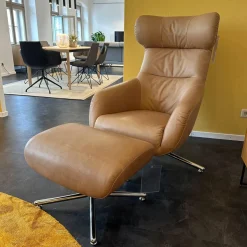 Relaxsessel Victor Bezug Leder 5669 45 Lama Beige Drehgestell Kreuzfuß Verchromt Inklusive Hocker