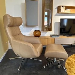 Relaxsessel Victor Bezug Leder 5669 45 Lama Beige Drehgestell Kreuzfuß Verchromt Inklusive Hocker